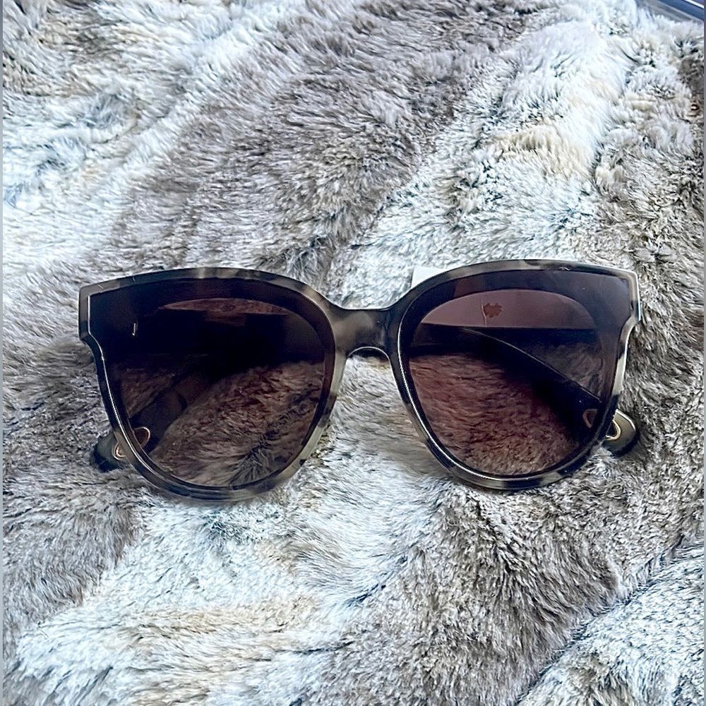 Oversized Tortoise Frames